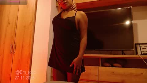 Snapshot of em_rotic chatting on 11.27.25 Emilia online show from 11.27.25