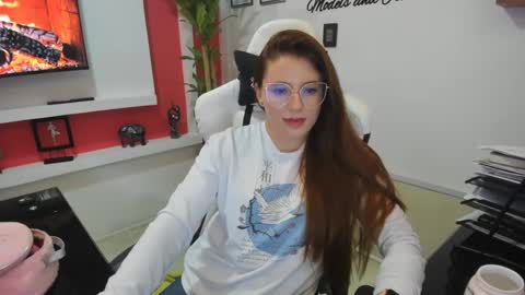 Snapshot of ema_04 chatting on 01.10.25 Estefany Martinez Acua INSTAGRAM ema 04oficial online show from 01.10.25