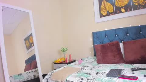 Snapshot of ema_garciaa chatting on 01.05.25 ema garcia online show from 01.05.25