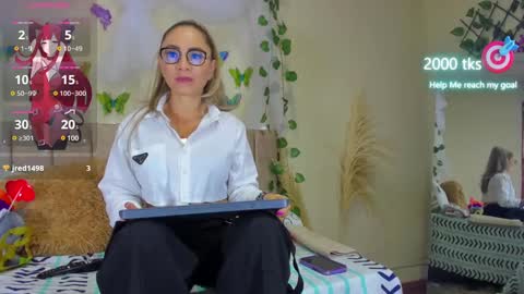 Snapshot of ema_garciaa chatting on 03.09.25 ema garcia online show from 03.09.25