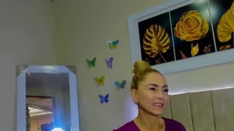 Snapshot of ema_garciaa chatting on 09.22.25 ema garcia online show from 09.22.25