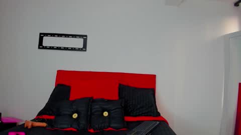 Snapshot of ema_garciaa chatting on 11.02.25 ema garcia online show from 11.02.25