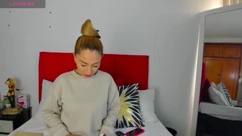 Snapshot of ema_garciaa chatting on 11.17.25 ema garcia online show from 11.17.25