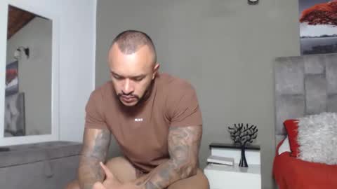 Snapshot of emanuelspencer chatting on 04.25.26 emanuelspencer online show from 04.25.26
