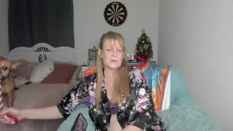 Snapshot of emberpheonixxx chatting on 12.30.24 Ember Pheonixxx online show from 12.30.24