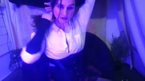 Snapshot of embers_of_eternity chatting on 01.20.25 Ellie online show from 01.20.25