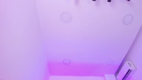 Snapshot of emelie_89 chatting on 12.27.24 emelie_89 online show from 12.27.24