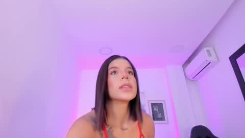 Snapshot of emelie_89 chatting on 03.04.25 emelie_89 online show from 03.04.25