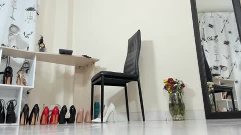 Emely   online show from 02.14.25