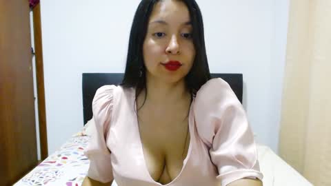 Snapshot of emely_sexx chatting on 12.12.24 emely_sexx online show from 12.12.24
