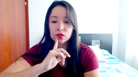 Snapshot of emely_sexx chatting on 12.25.24 emely_sexx online show from 12.25.24