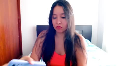 Snapshot of emely_sexx chatting on 02.01.25 emely_sexx online show from 02.01.25