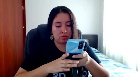 Snapshot of emely_sexx chatting on 09.08.25 emely_sexx online show from 09.08.25