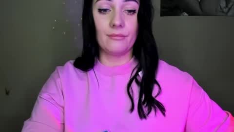 Snapshot of emelyblum chatting on 12.03.24 Emely online show from 12.03.24