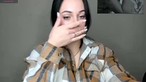 Snapshot of emelyblum chatting on 12.05.24 Emely online show from 12.05.24