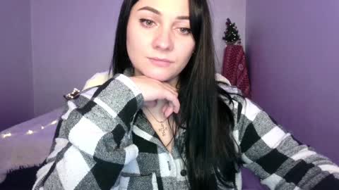 Snapshot of emelyblum chatting on 01.16.25 Emely online show from 01.16.25