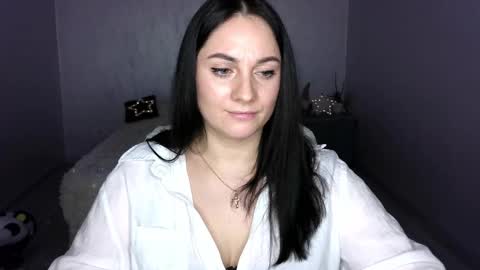 Snapshot of emelyblum chatting on 03.07.25 Emely online show from 03.07.25