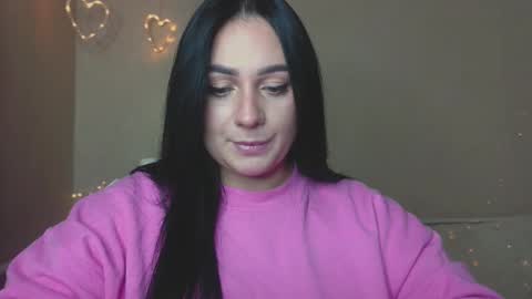 Snapshot of emelyblum chatting on 10.24.25 Emely online show from 10.24.25