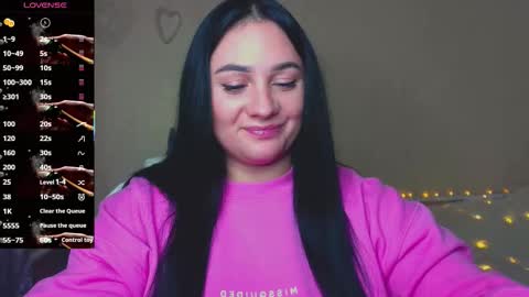 Snapshot of emelyblum chatting on 11.10.25 Emely online show from 11.10.25