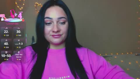 Snapshot of emelyblum chatting on 11.12.25 Emely online show from 11.12.25