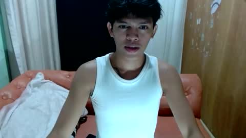 Snapshot of emerald_cummer chatting on 11.19.25 emerald_cummer online show from 11.19.25