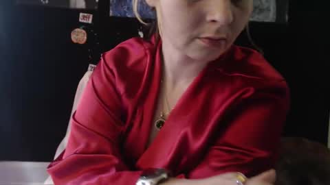 Snapshot of emeraldstrawberri chatting on 11.18.25 emeraldstrawberri online show from 11.18.25