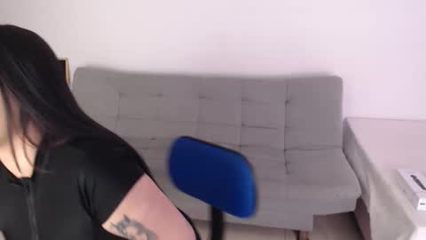 emi_carter online show from 12.02.25