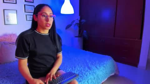 Snapshot of emi_sweet1 chatting on 02.26.26 Emi online show from 02.26.26