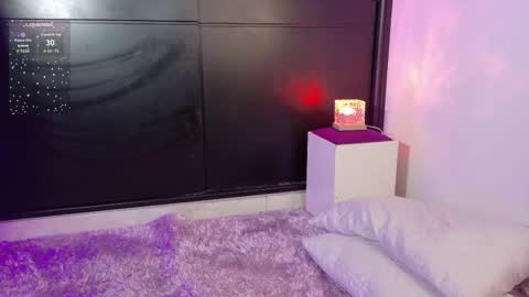 Snapshot of emicute_ chatting on 12.19.25 online show from 12.19.25