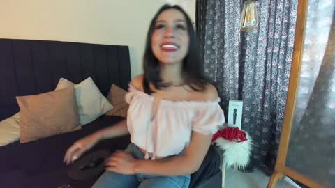 Emilia Gomez online show from 01.20.25