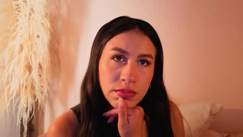 Emilia Gomez online show from 11.15.25