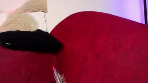 emiili_clark online show from 03.21.26