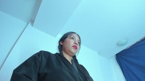 Snapshot of emiily15_ chatting on 01.28.25 Emi online show from 01.28.25