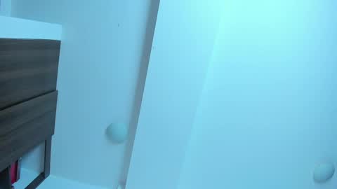 Snapshot of emiily15_ chatting on 02.18.25 Emi online show from 02.18.25