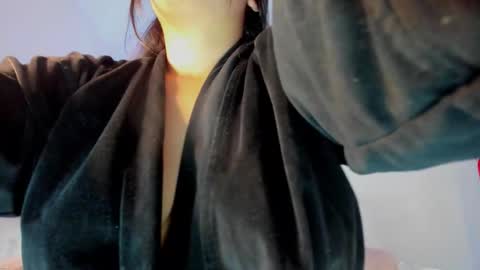 Snapshot of emiily15_ chatting on 11.18.25 Emi online show from 11.18.25