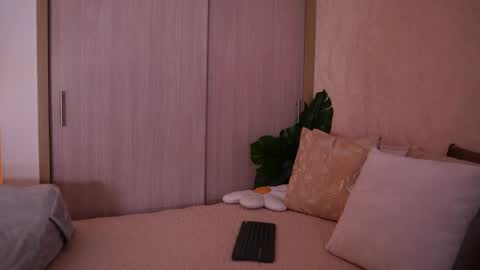    online show from 04.01.26