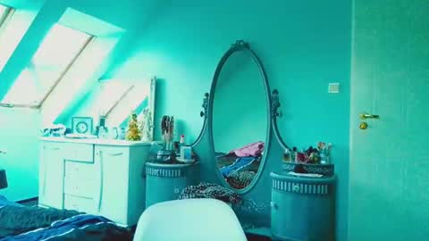 Emila online show from 12.09.24