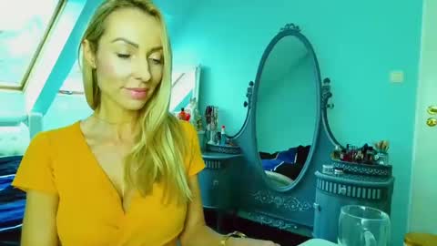 Emila online show from 01.27.25