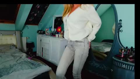 Emila online show from 02.09.25