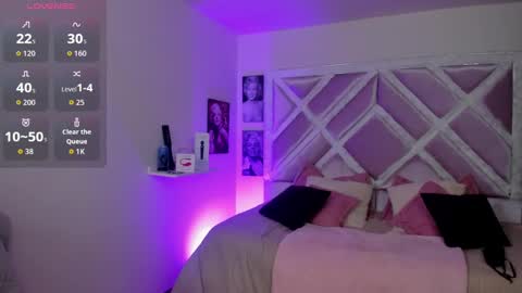 emilayton_ online show from 10.03.25