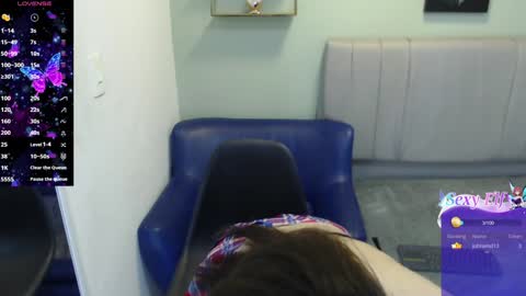 Snapshot of emilee_star chatting on 02.05.25 Emilee online show from 02.05.25