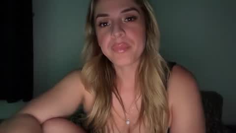 Snapshot of emilelovesyou chatting on 07.17.26 emilelovesyou online show from 07.17.26
