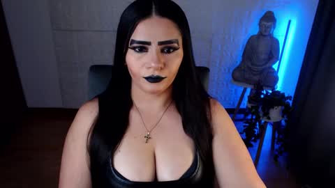 Snapshot of emili_evans_ chatting on 12.07.24 POWERFULL GODDESS EMILI online show from 12.07.24