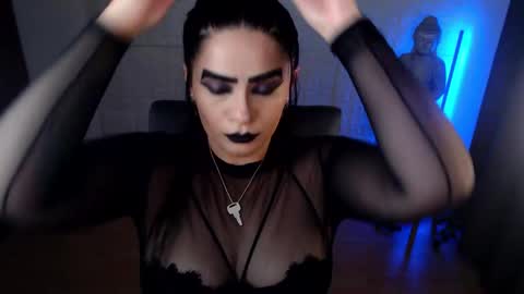 Snapshot of emili_evans_ chatting on 12.12.24 POWERFULL GODDESS EMILI online show from 12.12.24