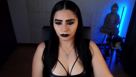 Snapshot of emili_evans_ chatting on 12.19.24 POWERFULL GODDESS EMILI online show from 12.19.24