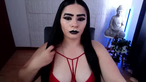 Snapshot of emili_evans_ chatting on 12.22.24 POWERFULL GODDESS EMILI online show from 12.22.24
