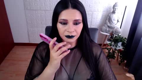 Snapshot of emili_evans_ chatting on 12.24.24 POWERFULL GODDESS EMILI online show from 12.24.24