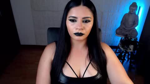 Snapshot of emili_evans_ chatting on 01.15.25 POWERFULL GODDESS EMILI online show from 01.15.25