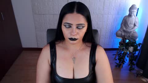 Snapshot of emili_evans_ chatting on 02.12.25 POWERFULL GODDESS EMILI online show from 02.12.25