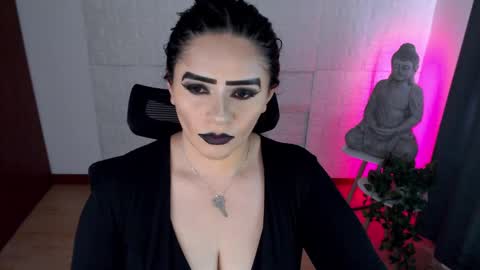 Snapshot of emili_evans_ chatting on 09.10.25 POWERFULL GODDESS EMILI online show from 09.10.25